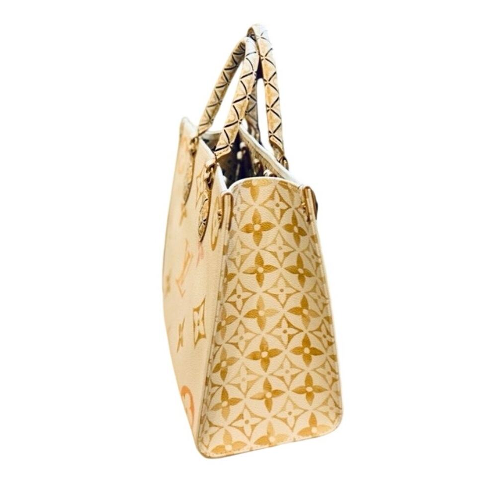 NIB Louis Vuitton By the Pool OnTheGo MM Beige Monogram Giant Watercolor M22975 - Picture 4 of 7